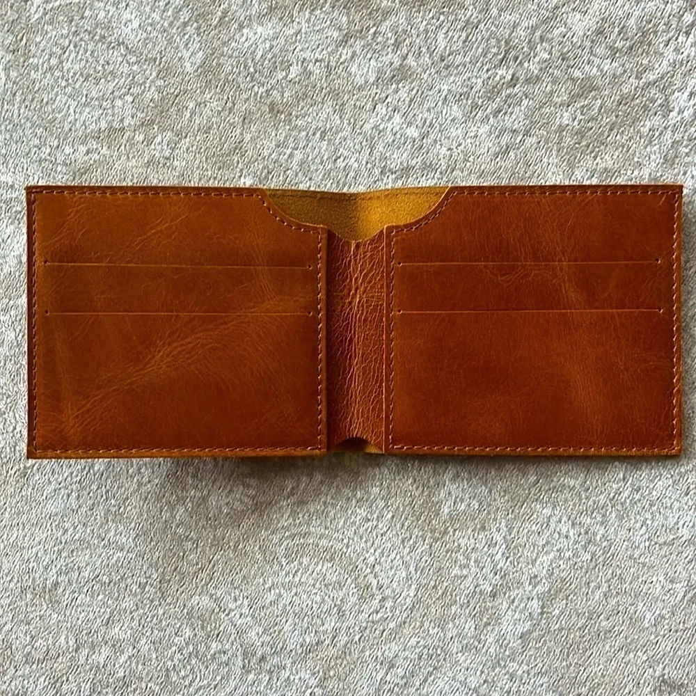 NWOT Genuine Leather Men’s Bifold Wallet Cognac Vintage Slim Minimalist